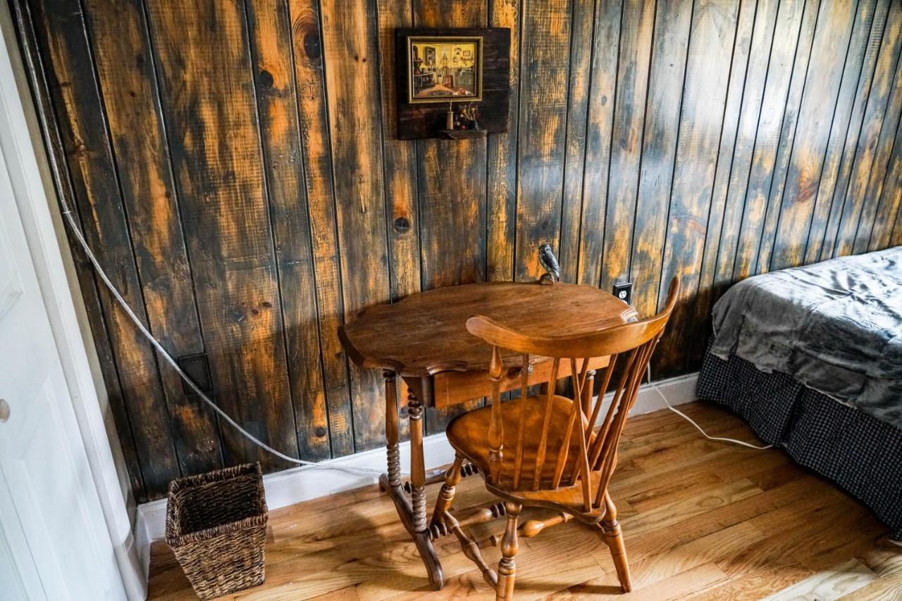 Mid-century Vintage Brick Ranch Upstairs *