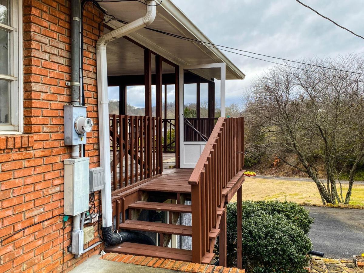 Mid-century Vintage Brick Ranch Upstairs
