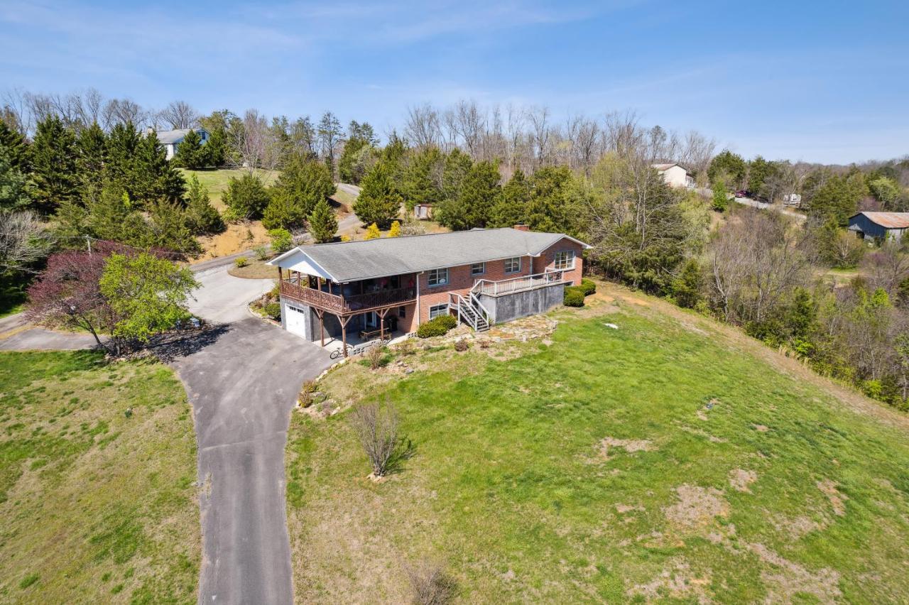 Mid-century Vintage Brick Ranch Upstairs *